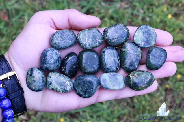 Green Jade PROSPERITY LOVE AUTHENTICITY Dream Stone Healing Gemstone