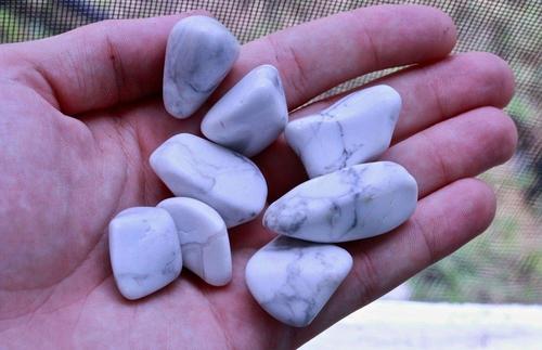 Howlite Healing Gemstone STRESS AND ANXIETY MELTS AWAY