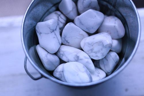 Howlite Healing Gemstone STRESS AND ANXIETY MELTS AWAY