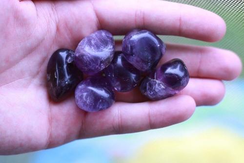 Tumbled Amethyst Stone - DIVINE LIGHT Healing Gemstone GOOD VIBES