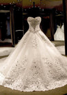 Tulle Chapel Train Ball Gown Sleeveless Sweetheart Lace Up Wedding Dresses / Gowns With Appliqued Beaded