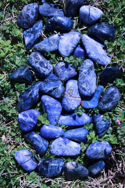 Sodalite CALM IN THE CHAOS Awaken the Artist With THROAT CHAKRA Healing Gemstone